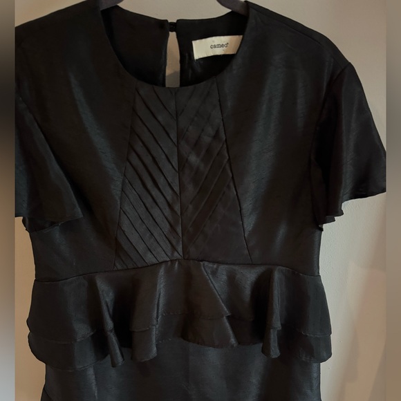 Cameo Black Ruffle Layers Flutter Sleeve Taffeta Style Lined Short Mini Dress L - Picture 2 of 7